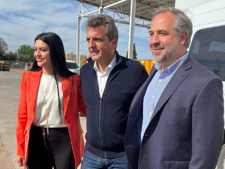 Los intendentes del PJ posaron junto a Massa en su visita a Mendoza Foto: PJ