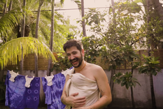 Camilo y su hijo Índigo bailando la nueva canción Pegao Foto: VIDEO PEGAO YOUTUBE