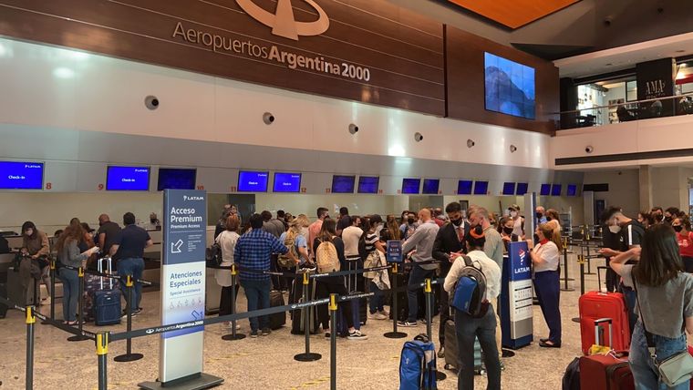 Luego 19 meses volvieron las operaciones que conectan con Brasil en el aeropuerto El Plumerillo. Foto: Prensa Turismo Mendoza