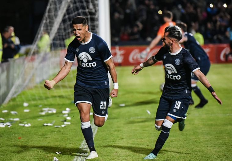 Álex Arce vuelve a Mendoza para vestir, una vez más, la camiseta de Independiente Rivadavia.