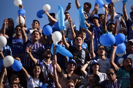 Godoy Cruz recibirá a Gimnasia y Esgrima La Plata en el Gambarte el jueves a las 17. Godoy Cruz recibirá a Gimnasia y Esgrima La Plata en el Gambarte el jueves a las 17.