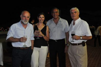 MDZol | Víctor Fayad, el intendente y anfitrión del encuentro, junto a Carlos Egües y los periodistas Patricia Slukich y Rafael Morán. Foto: Gerardo Gómez / MDZ