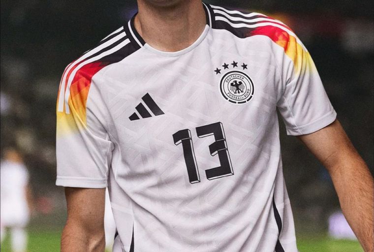 Adidas y la selección alemana romperán un histórico vínculo que los unió por más de 7 décadas. Foto: @esmuellert
