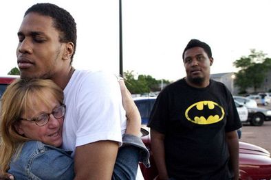 MDZol | Sobrevivientes de la masacre de Denver.