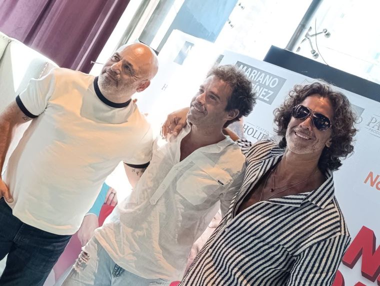 Nicplás Cabré, Mariano Martínez y el Bicho Gómez presentaron esta semana en Córdoba la comedia “Ni media palabra”.