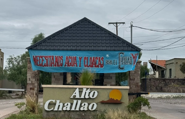 Vecinos reclaman agua potable