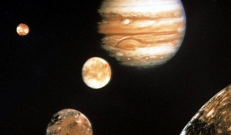 Imagen de las cuatro lunas de Júpiter tomadas desde un telescopio terrestre. Foto: Efe.