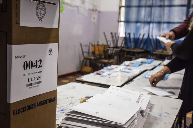 Los partidos políticos reciben aportes privados de distintas figuras políticas Foto: Creative Commons