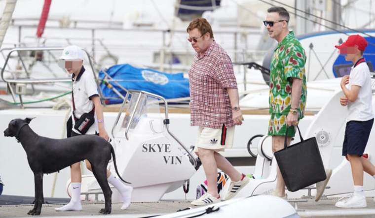 Zacrary (12) y Elijah (10), los hijos de Elton John, viven una vida llena de viajes y experiencias, pero cumpliendo con sus obligaciones. Foto: Fotonoticias