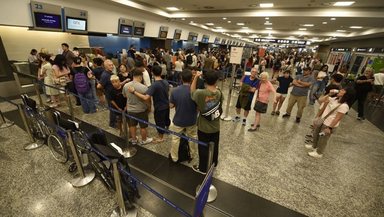 Aeroparque Jorge Newbery turistas vuelos (13).JPG