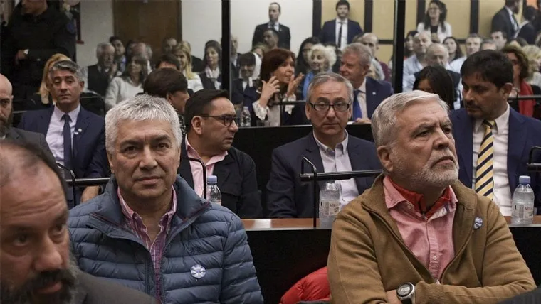 Lázaro Báez en audiencia junto a Julio de Vido Lázaro Báez en audiencia junto a Julio de Vido