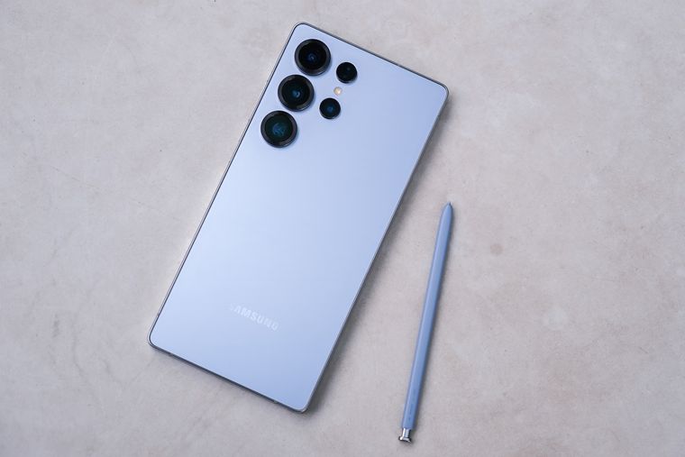 Los Samsung Galaxy S25 serán los primeros en estrenar la actualización estable a One UI 8. Los Samsung Galaxy S25 serán los primeros en estrenar la actualización estable a One UI 8.