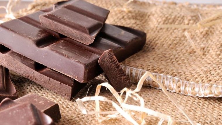 Conoce lo que dicen los expertos sobre comer chocolate por las noches Foto: Shutterstock