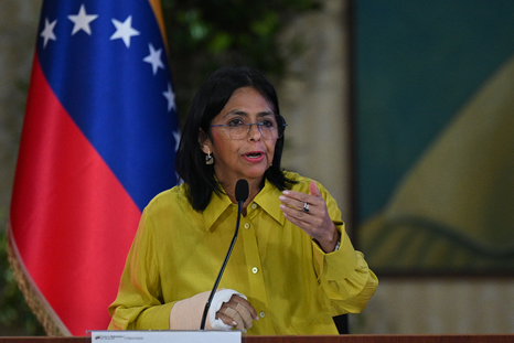 La vicepresidenta de Venezuela, Delcy Rodríguez (en una foto de 2024), afirmó que desconocen el paradero de Maduro y su esposa y exigió una prueba de vida de ambos. La vicepresidenta de Venezuela, Delcy Rodríguez (en una foto de 2024), afirmó que desconocen el paradero de Maduro y su esposa y exigió una prueba de vida de ambos.