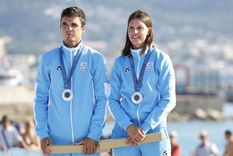 Bosco ganó la medalla de plata en vela, junto con Mateo Majdalani en los Juegos Olímpicos de París. Foto: EFE