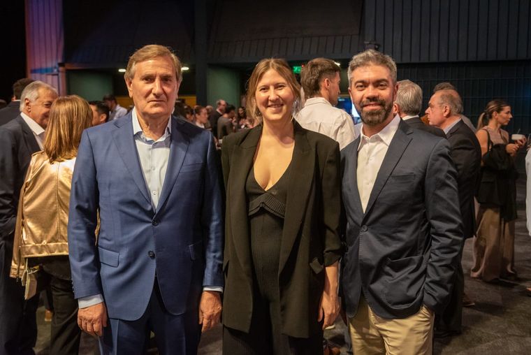 Juan Carlos Meca, presidente AMEM, Virginia Meca y Charlie Gordillo. Juan Carlos Meca, presidente AMEM, Virginia Meca y Charlie Gordillo.