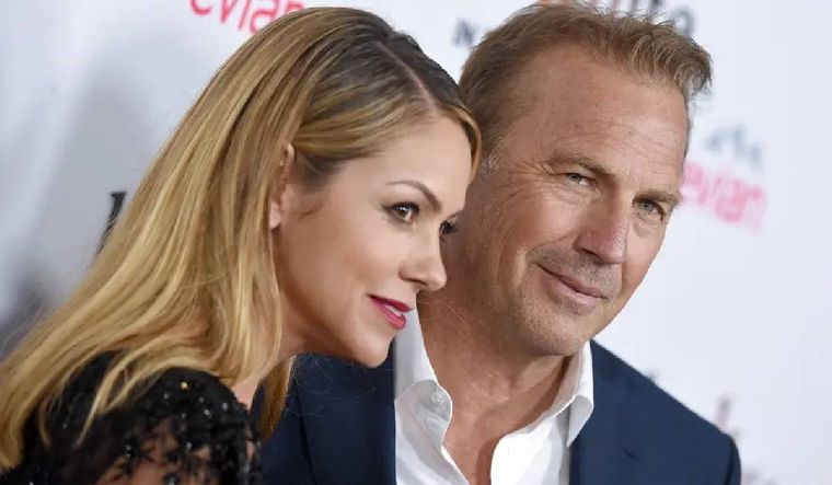 A Kevin Costner parece no temblarle el pulso y va con todo frente a su exesposa.