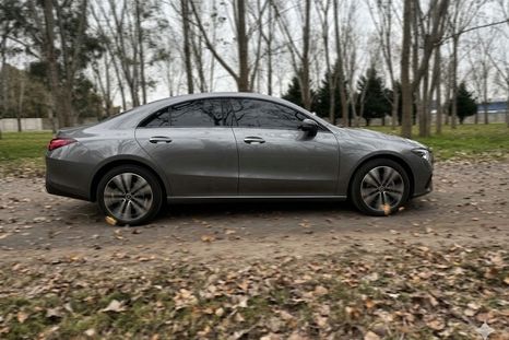 Mercedes-Benz CLA 200 Mercedes-Benz CLA 200