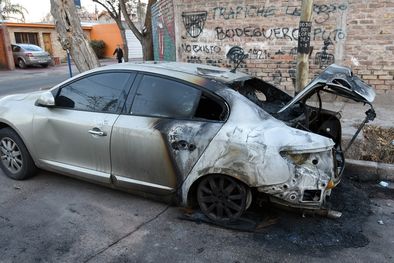 MDZol | Destrucción Muchos vecinos debieron pagar miles de pesos para reparar sus vehículos. Foto: ALF PONCE MERCADO / MDZ