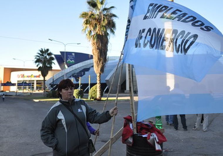 Así se manifestaron en Mendoza Plaza Shopping. Foto: Pachy Reynoso/MDZ