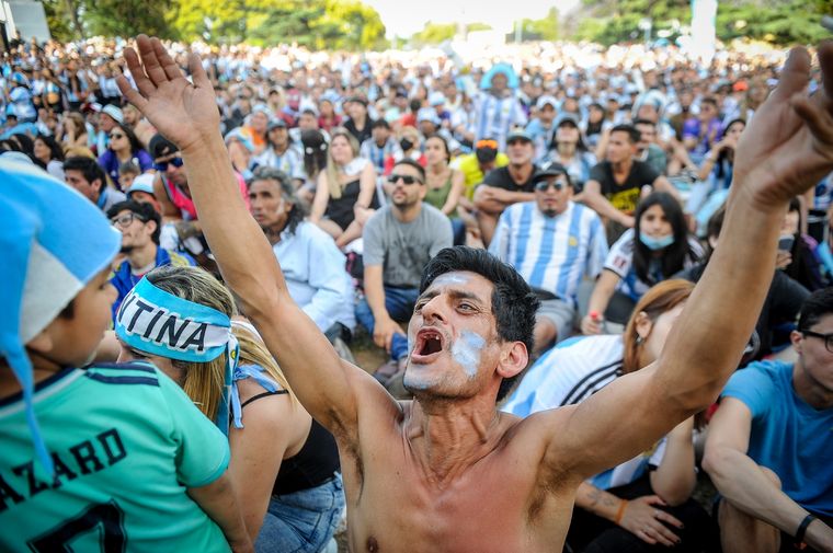 Estallido tras el triunfo de la Selección. Foto Télam