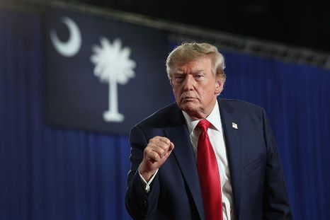 La medida representa una nueva escalada en la relación entre Trump y distintos medios de comunicación estadounidenses