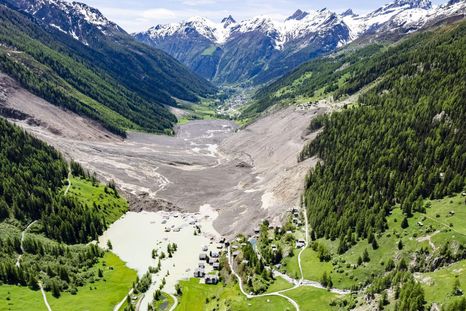 Un hombre de 64 años desapareció en el alud. Un hombre de 64 años desapareció en el alud.
