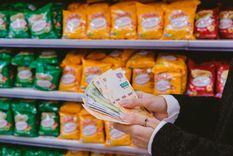 Las empresas prevén incrementos salariales para 2024 de un total acumulado de 198%.  Foto: Shutterstock