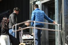 Los hijos de Bento, entrando al edificio de Tribunales. Foto: Alf Ponce Mercado/MDZ