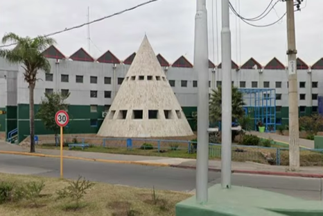 un chico de 14 anos entro armado a un colegio en cordoba y hay conmocion un chico de 14 anos entro armado a un colegio en cordoba y hay conmocion