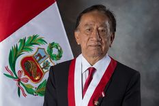 José María Balcázar se convierte en el mandatario de mayor edad en la historia reciente del país andino.