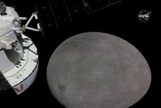 Orión aprovechó su sobrevuelo por la superficie de la Luna para tomar fotos Foto: NASA