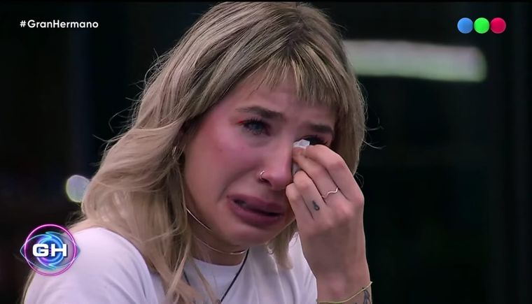 Paloma fue una de las concursantes que no pudo evitar llorar al ver al nuevo integrante. Foto: Captura de pantalla Youtube Gran Hermano Argentina.