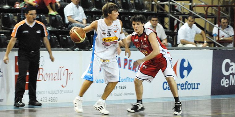 9 de Julio de Río Tercero superó la ronda inicial y está en las finales. Foto: Gonzalo Bravo / MDZ