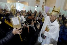 Miles de fieles se concentran el Santuario San Cayetano, en Liniers. Foto: Juan Mateo Aberastain/MDZ Miles de fieles se concentran el Santuario San Cayetano, en Liniers. Foto: Juan Mateo Aberastain/MDZ