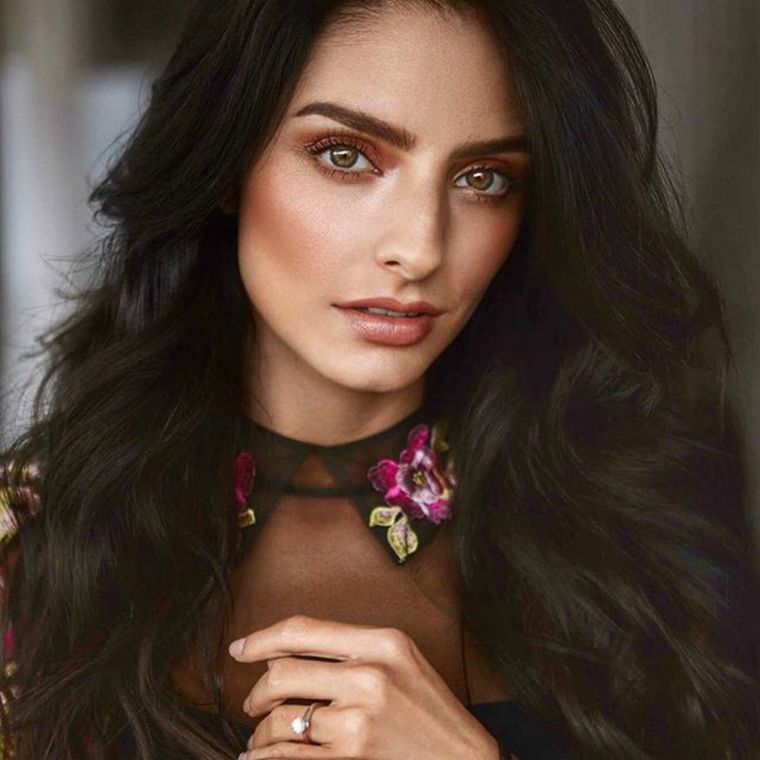Aislinn Derbez reveló si sus hermanos le espantan los novios.