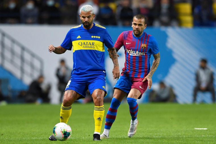 El regreso de Dani Alves fue lo más destacado por la prensa de Barcelona Foto: DPA