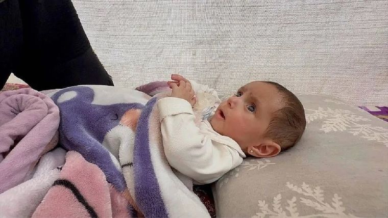 Niveen tiene 7 meses y nació con un agujero en el corazón. Foto: BBC