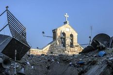 La Iglesia Ortodoxa Griega de San Porfirio en la Ciudad de Gaza fue blanco de un ataque israelí el 20 de octubre de 2023 que dejó al menos 16 muertos. La Iglesia Ortodoxa Griega de San Porfirio en la Ciudad de Gaza fue blanco de un ataque israelí el 20 de octubre de 2023 que dejó al menos 16 muertos.
