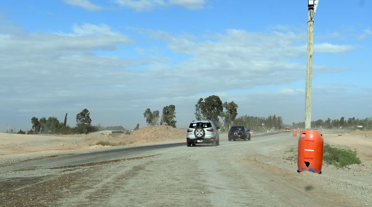 La AFIP estableció cuál es la documentación que deberán llevar los vehículos para circular por un país del Mercosur diferente al de la patente del auto Foto: ALF PONCE MERCADO / MDZ