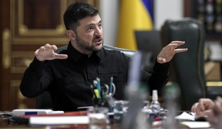 El presidente ucraniano, Volodímir Zelenski, presentó por primera vez de forma íntegra los 20 puntos de la propuesta de paz que ha elaborado Ucrania junto con EE. UU. y los socios europeos.
