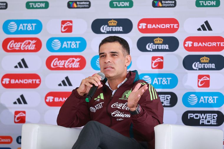 Rafa Márquez actualmente es ayudante de Javier Aguirre en México. Rafa Márquez actualmente es ayudante de Javier Aguirre en México.