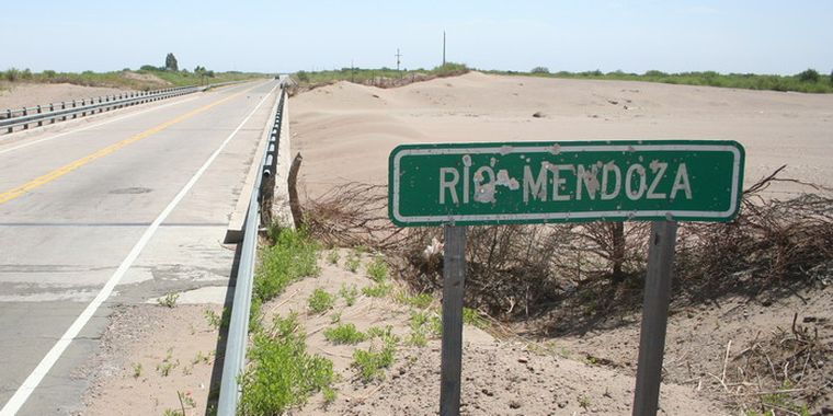 La falta de agua podría revertirse con la próxima corriente del niño. Foto: mdz