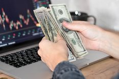 En un año marcado por las elecciones legislativas, el dólar fue uno de los motores de la volatilidad, que se reflejó en el valor de los activos financieros locales.