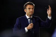 Insto a la vigilancia: sigan las instrucciones de las autoridades locales, ratificó Macron.