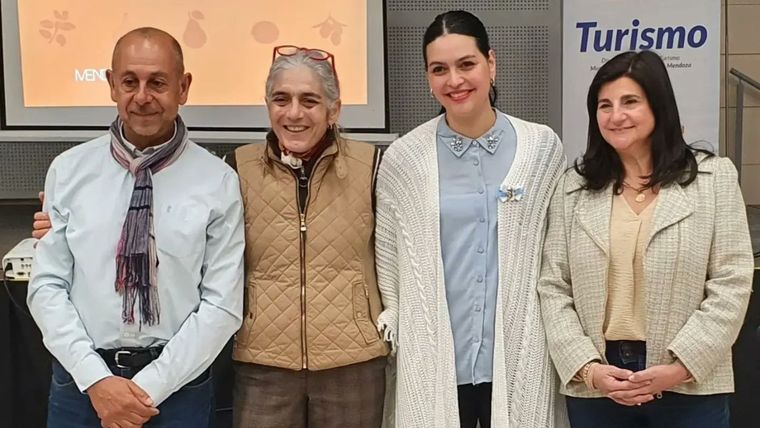 La indendenta de Santa Rosa recibió a las autoridades