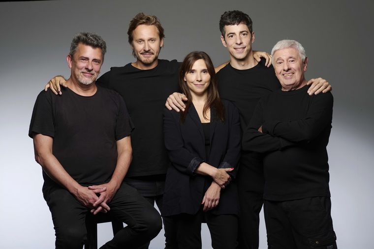 Javier Daulte, Benjamín Vicuña, Laura Paredes, Roberto Castro y Esteban Lamothe hacen Javier Daulte, Benjamín Vicuña, Laura Paredes, Roberto Castro y Esteban Lamothe hacen