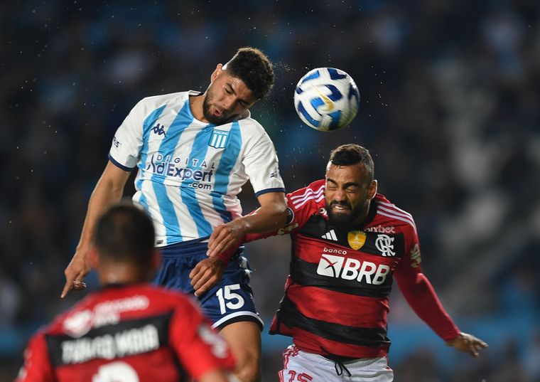 Racing y Flamengo empatan en el Cilindro Foto: Télam