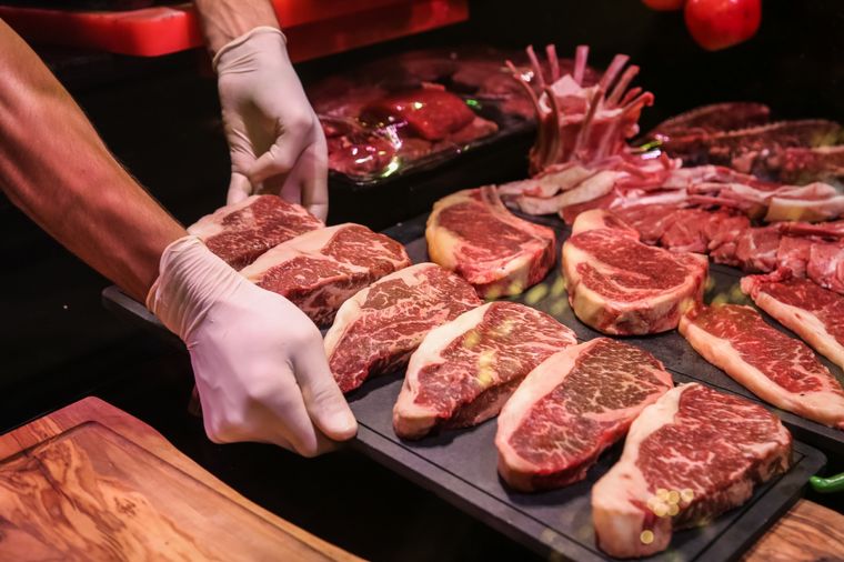 El Wagyu es considerado uno de los tesoros culinarios y ahora se puede conseguir de manera directa en Mendoza. Foto: Freepik