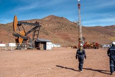 Petrolera Aconcagua busca renegociar su deuda. Petrolera Aconcagua busca renegociar su deuda.